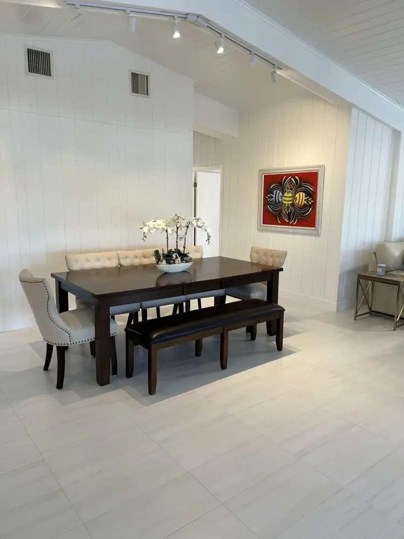 Beautiful Updated Stilted Home Makes For A Super Getaway. 3 Bedroom Home by RedAwning