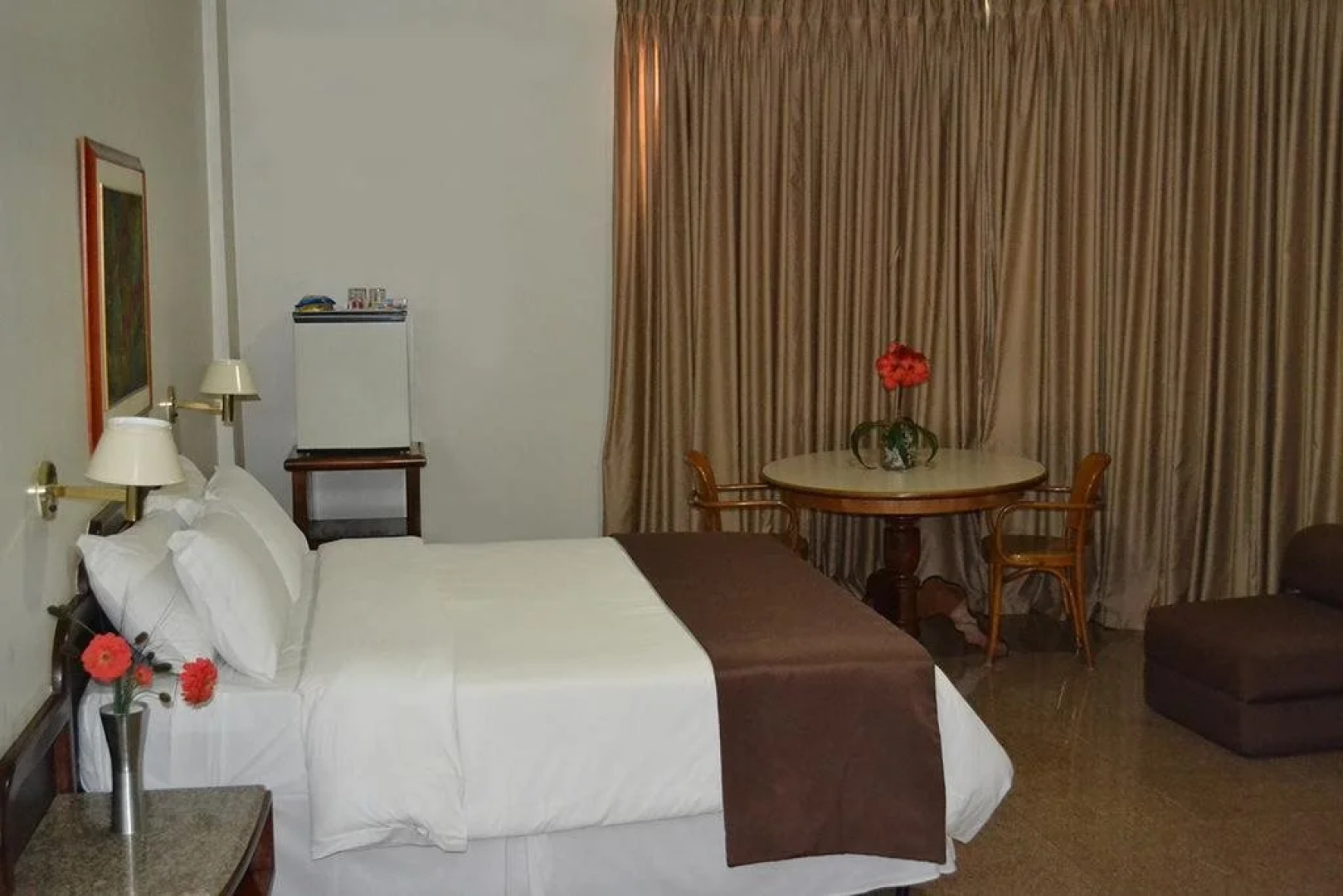 Dimas Lessa Hotel