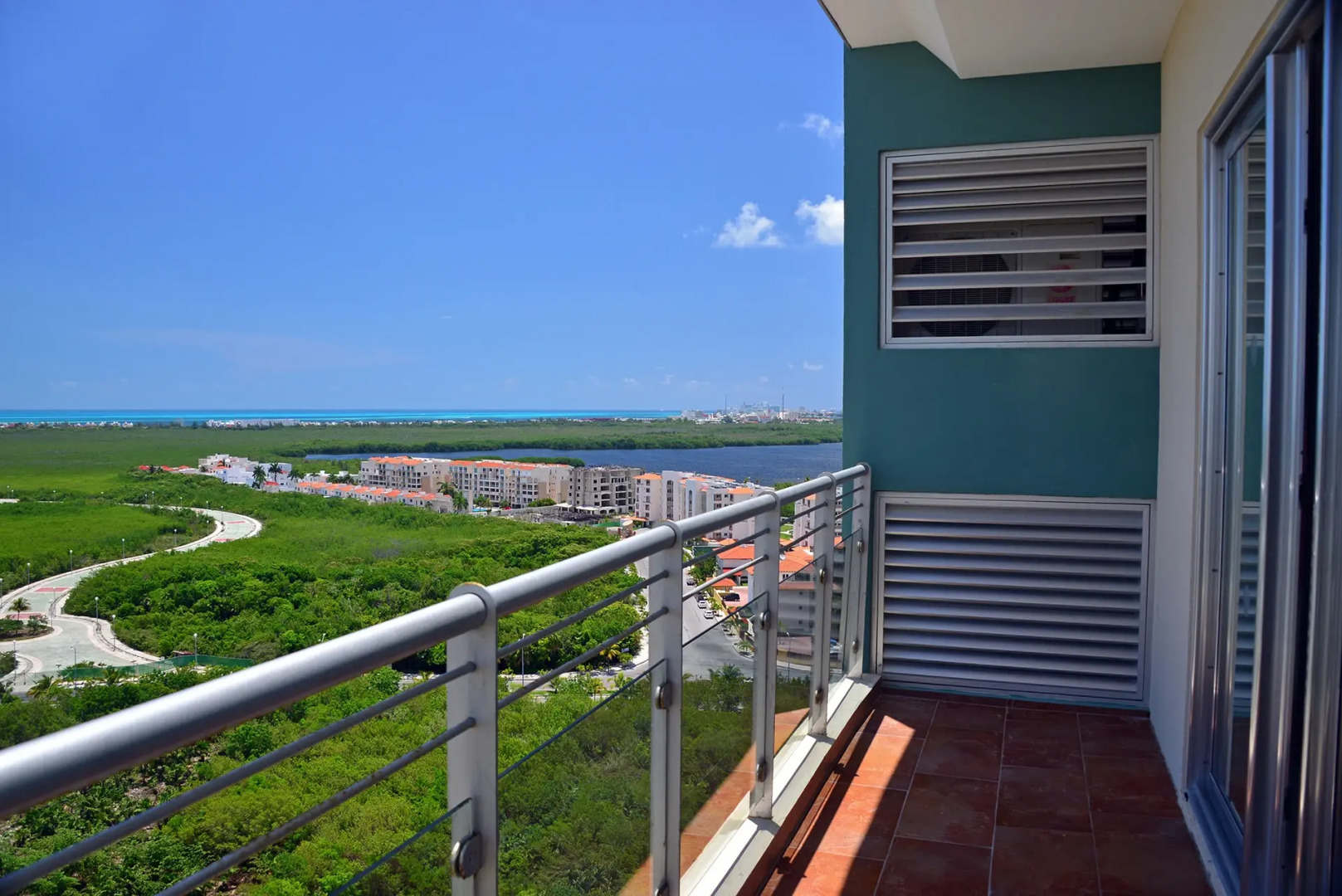 Krystal Urban Cancun & Beach Club