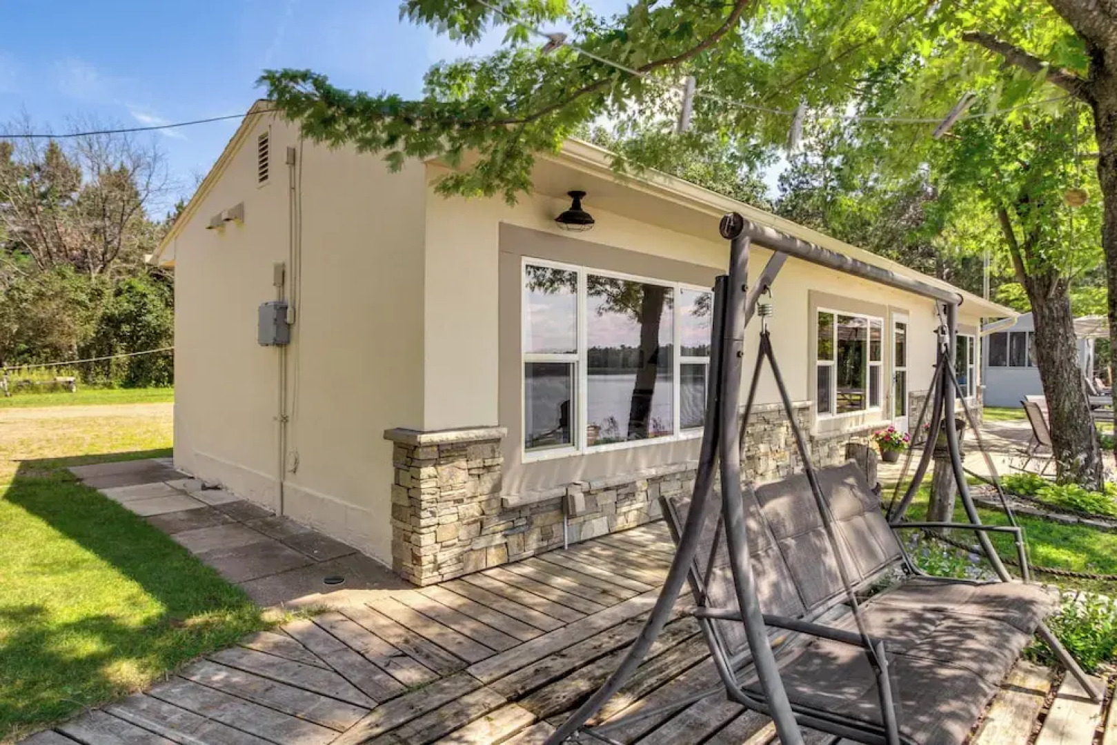 Lake Hubert Cabin w/ Private Deck + Boat Dock