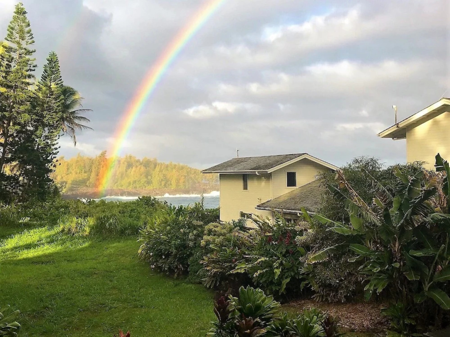 Black Sand Beach House 2 Bedroom Home