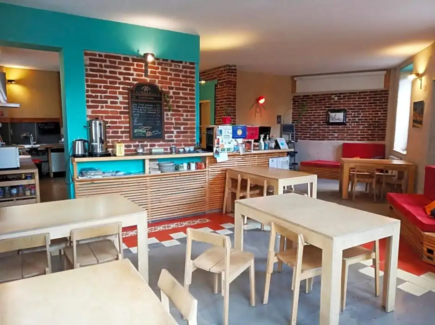 La Maison Rouge - Backpacker Hostel
