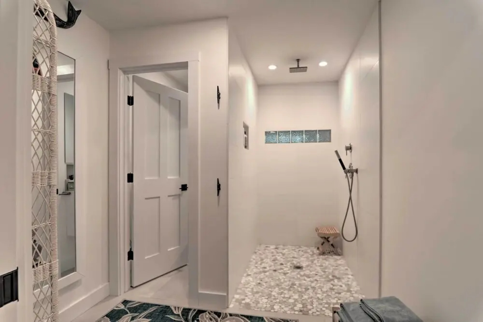 Cape Cod Cottage w/ Fire Pit - Walk to Beach!