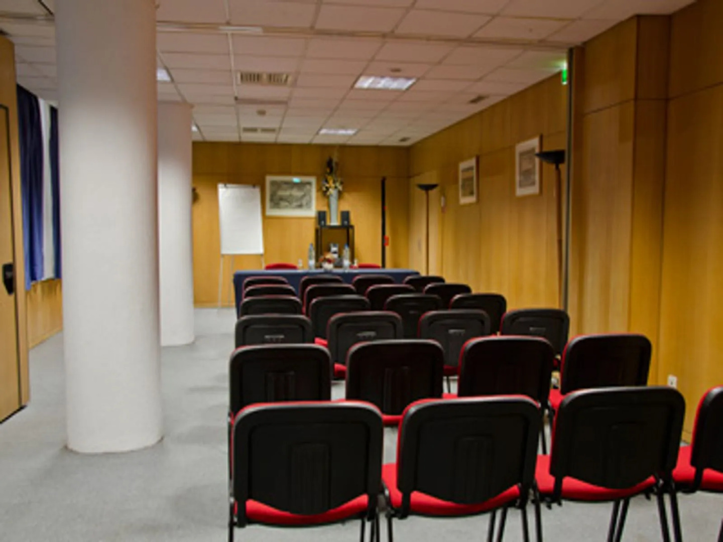 VIP Executive Eden Aparthotel