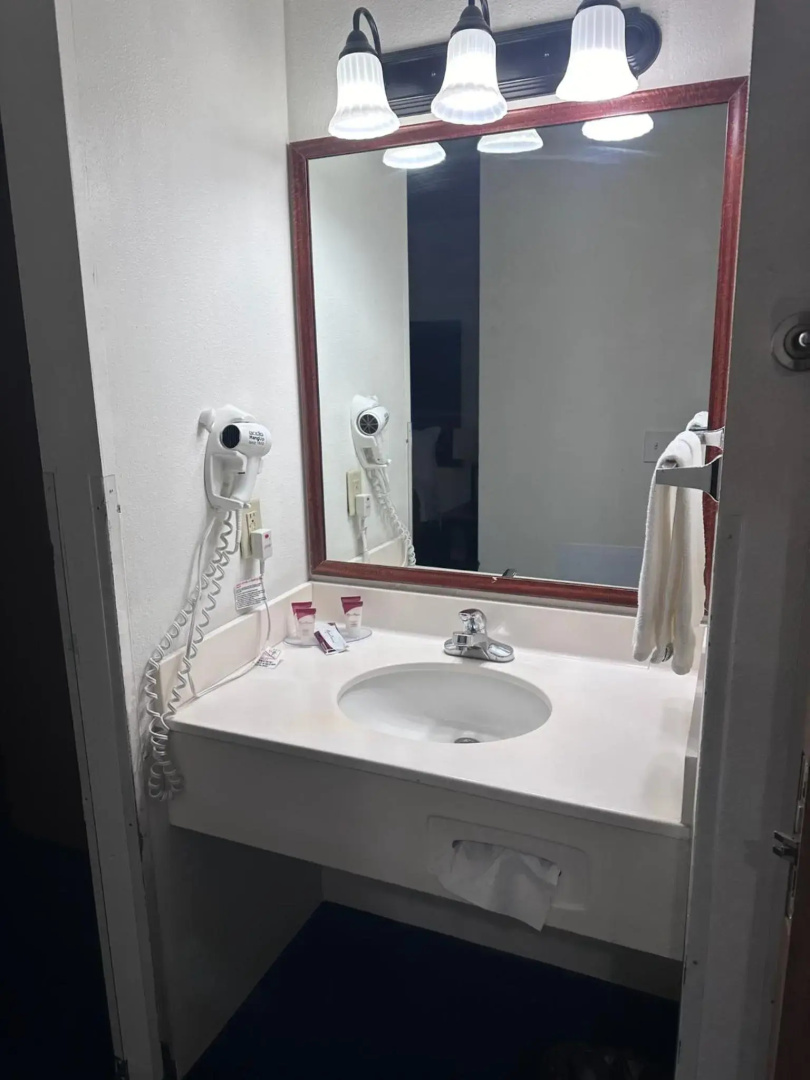 FairBridge Inn & Suites Sunnyside