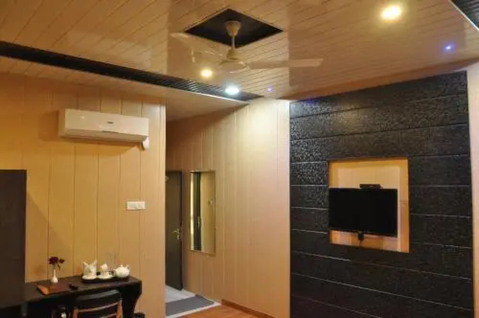 Hotel Shriji Resorts