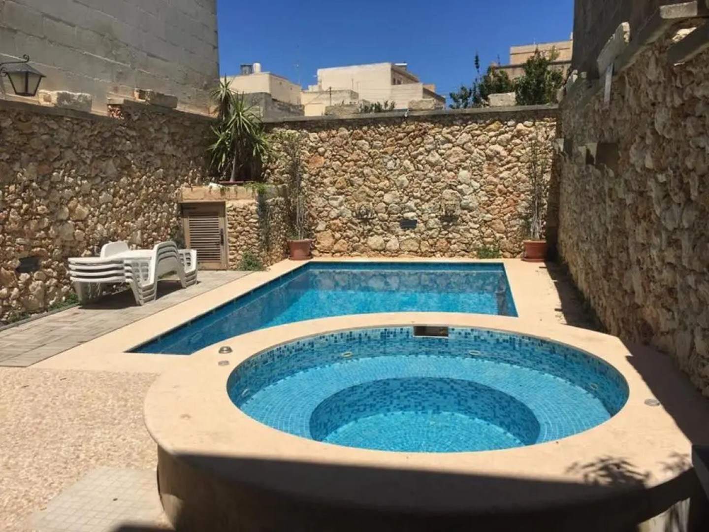 5 bedrooms villa with private pool and wifi at In Nadur 1 km away from the beach