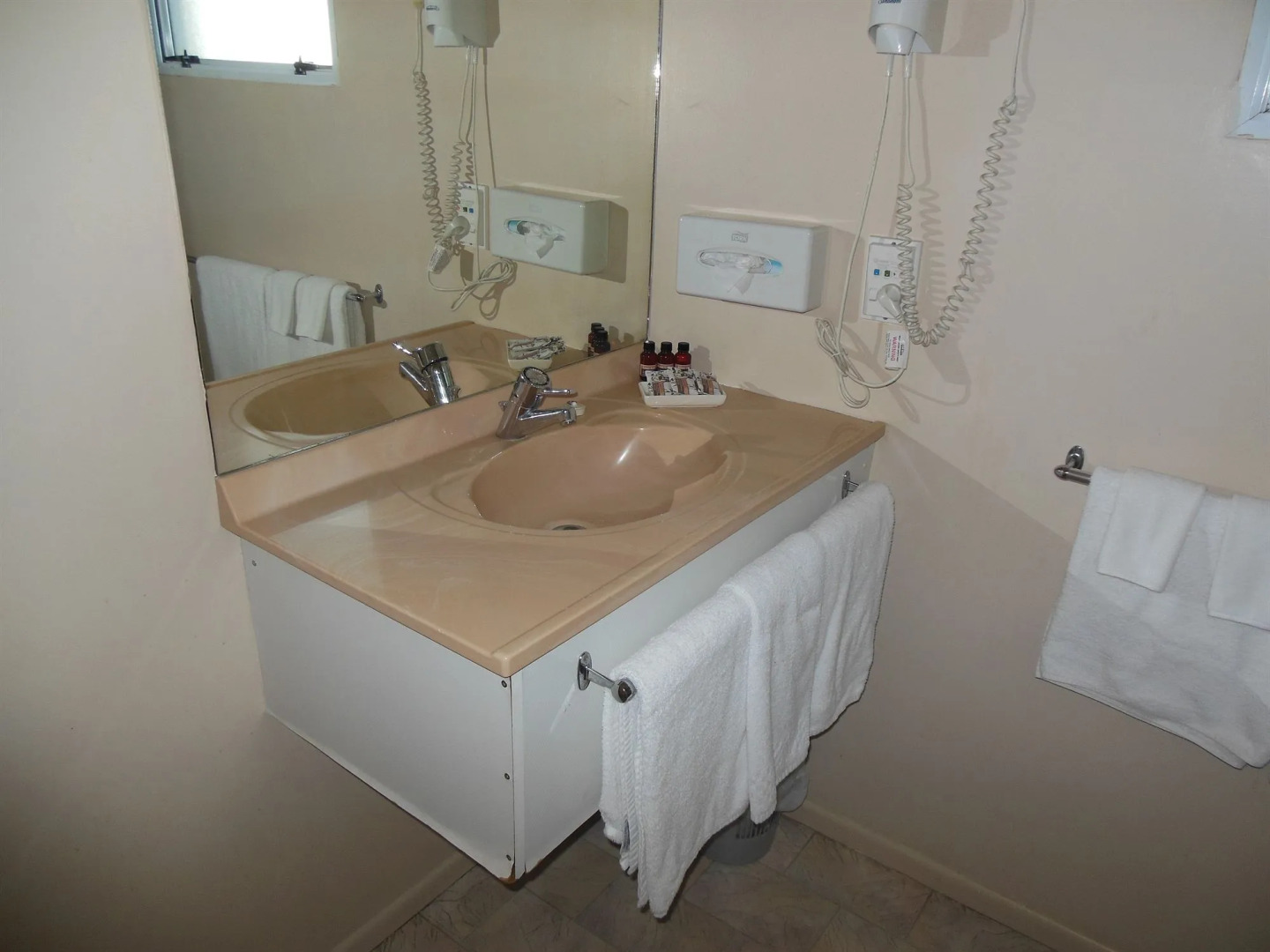 Asure Camelot Arms Motor Lodge