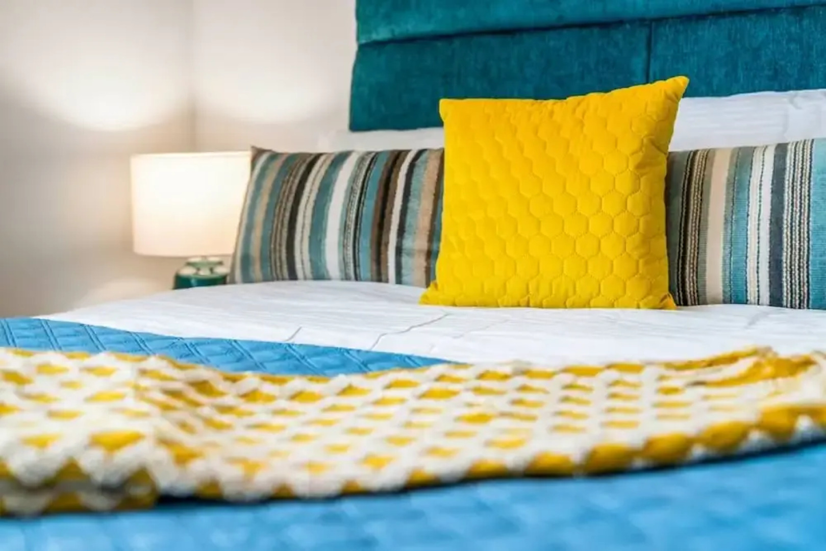 Stylish 4 Bed-town Centre