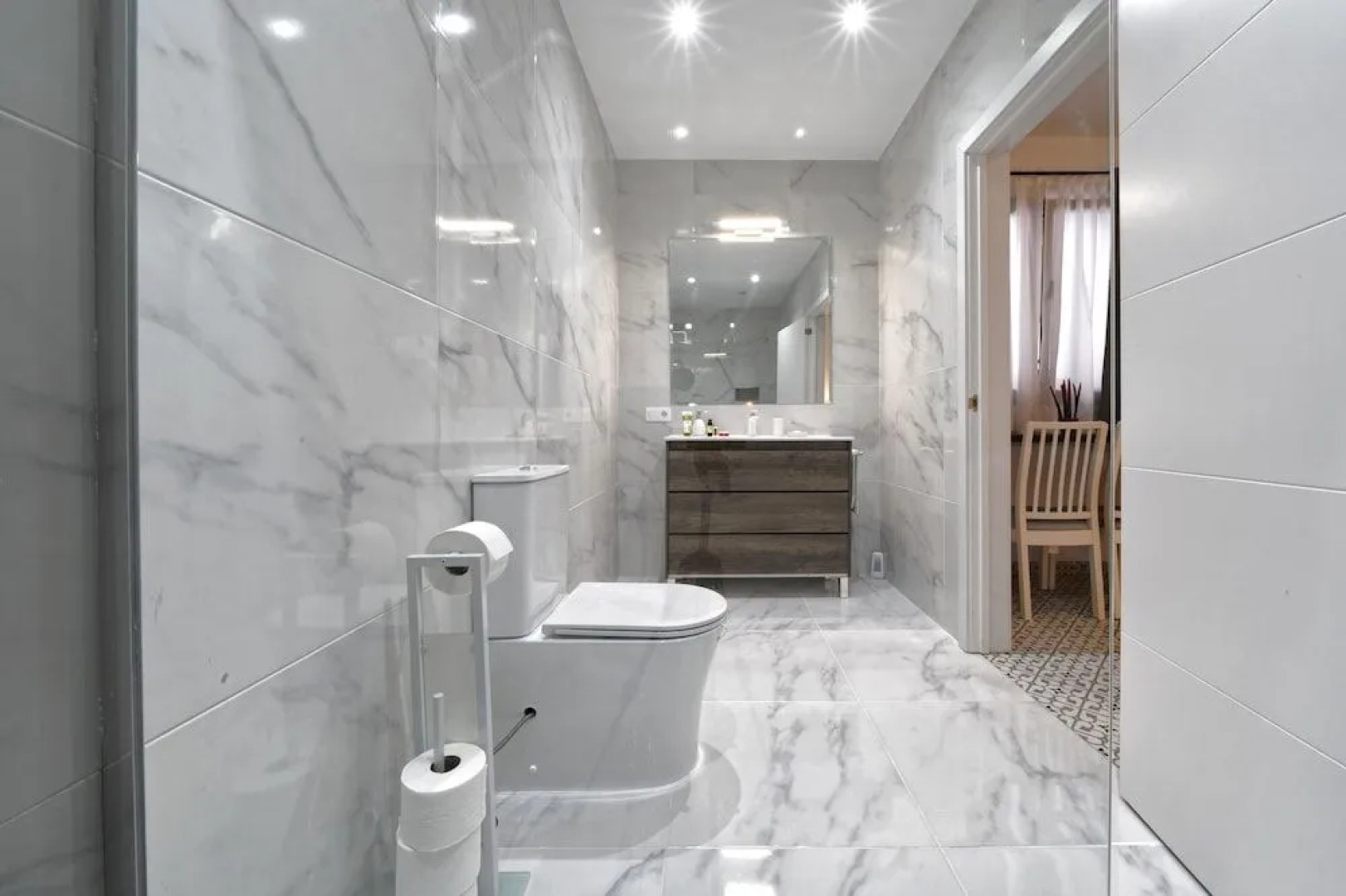 CASA VERDE Comfortable Air-Conditioned