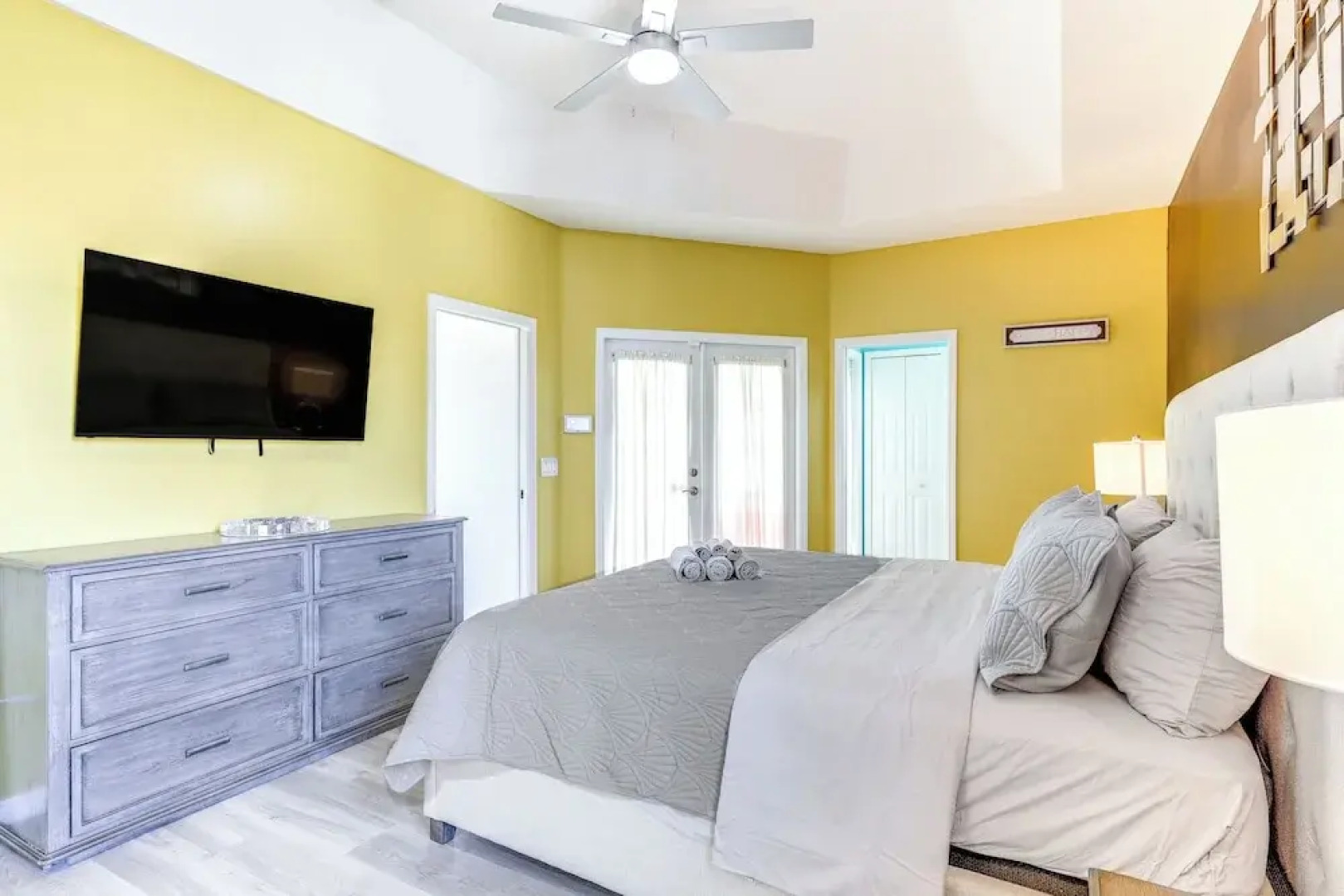 Heated Pool & Grill: Modern Port St Lucie Home