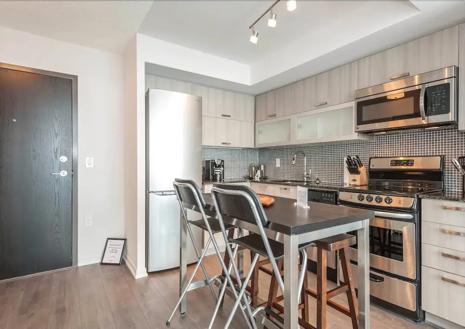 AOC Suites - Penthouse Condo