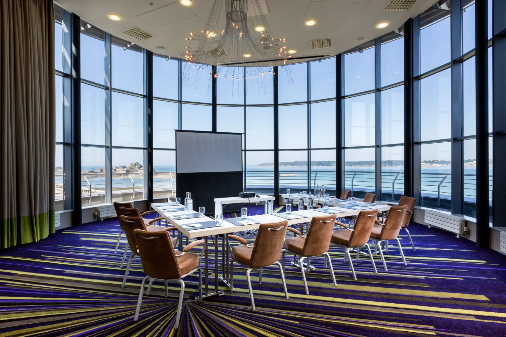 Radisson Blu Waterfront Hotel, Jersey