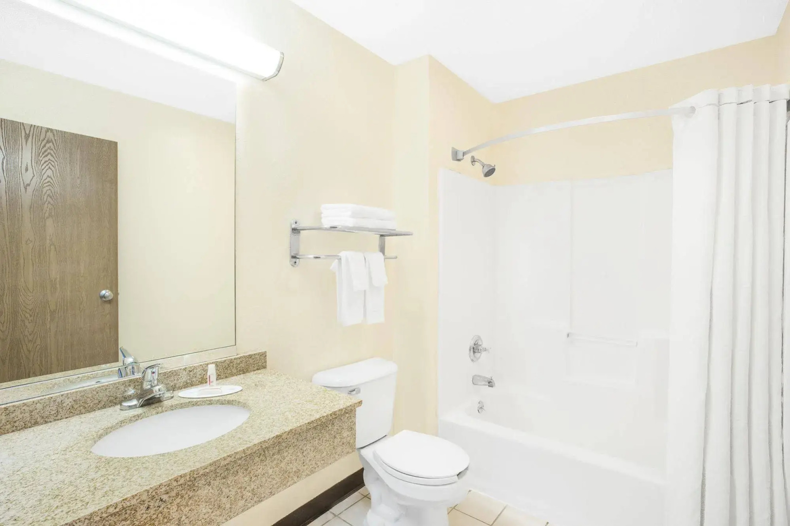 Super 8 by Wyndham Galesburg