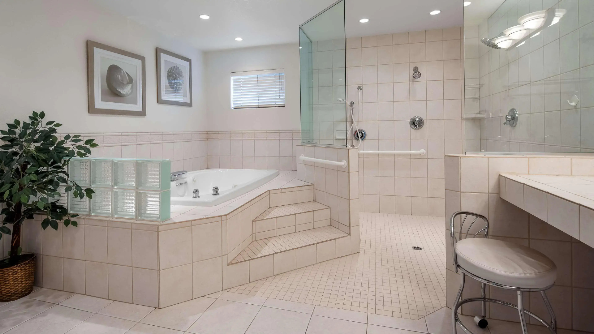 Best Western Plus Humboldt Bay Inn