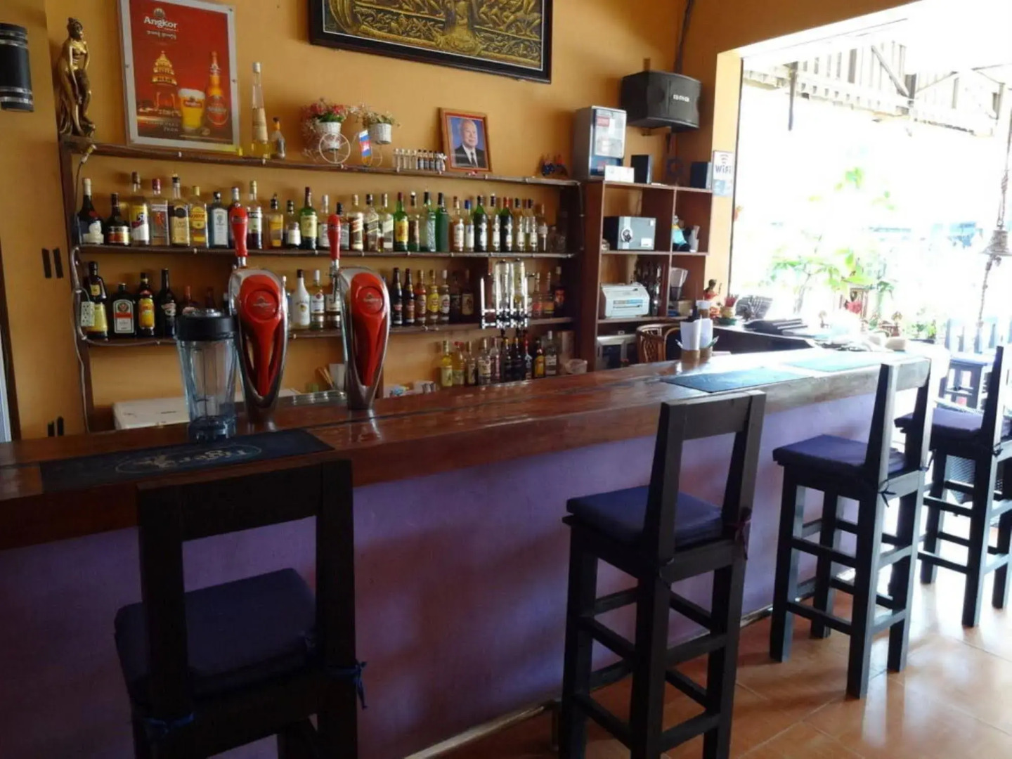 Kong Bar & Guesthouse