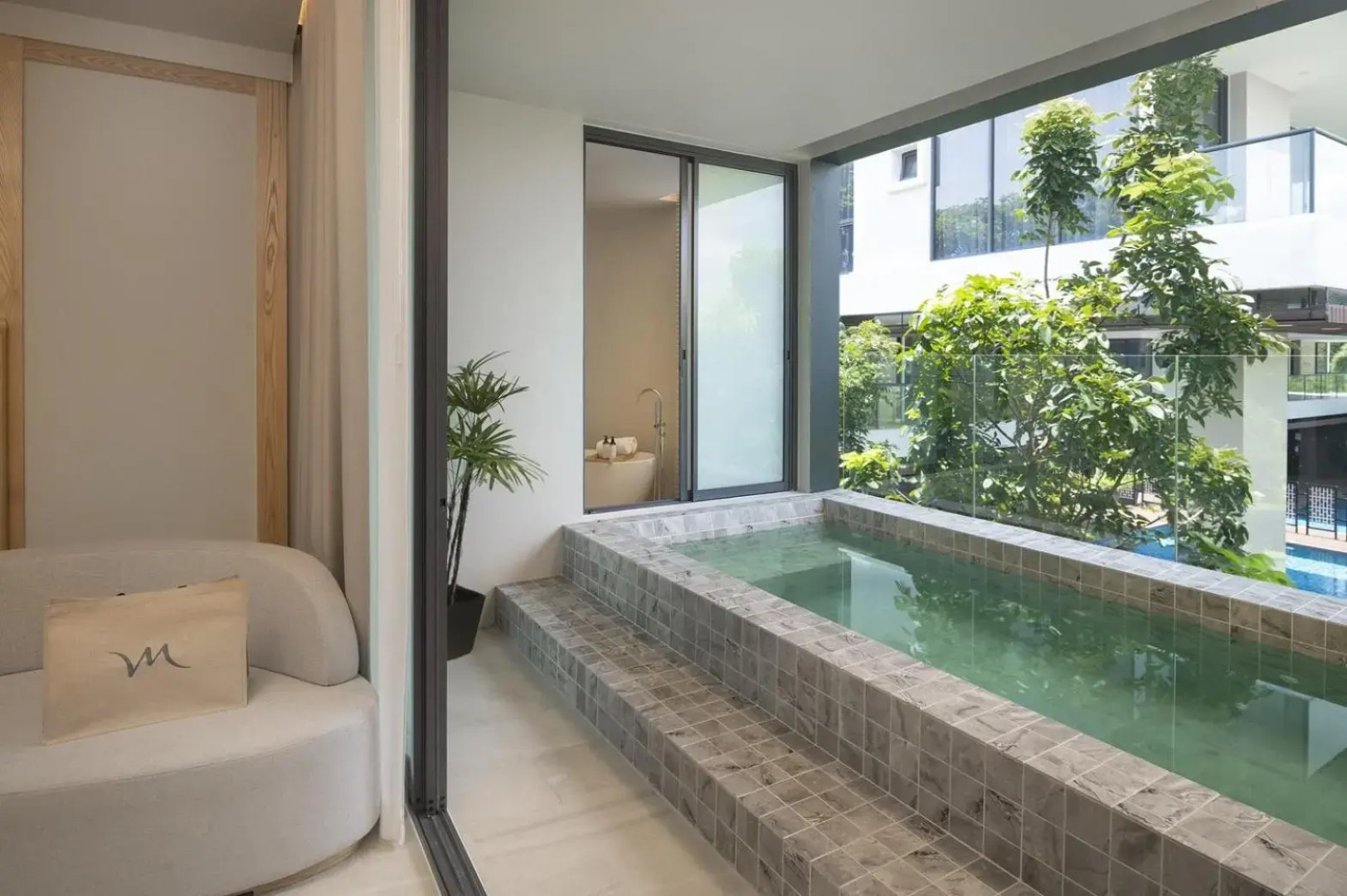 Mercure Rayong Lomtalay Villas & Resort