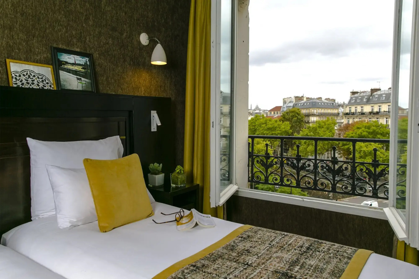 Hôtel de Neuville - Arc de Triomphe