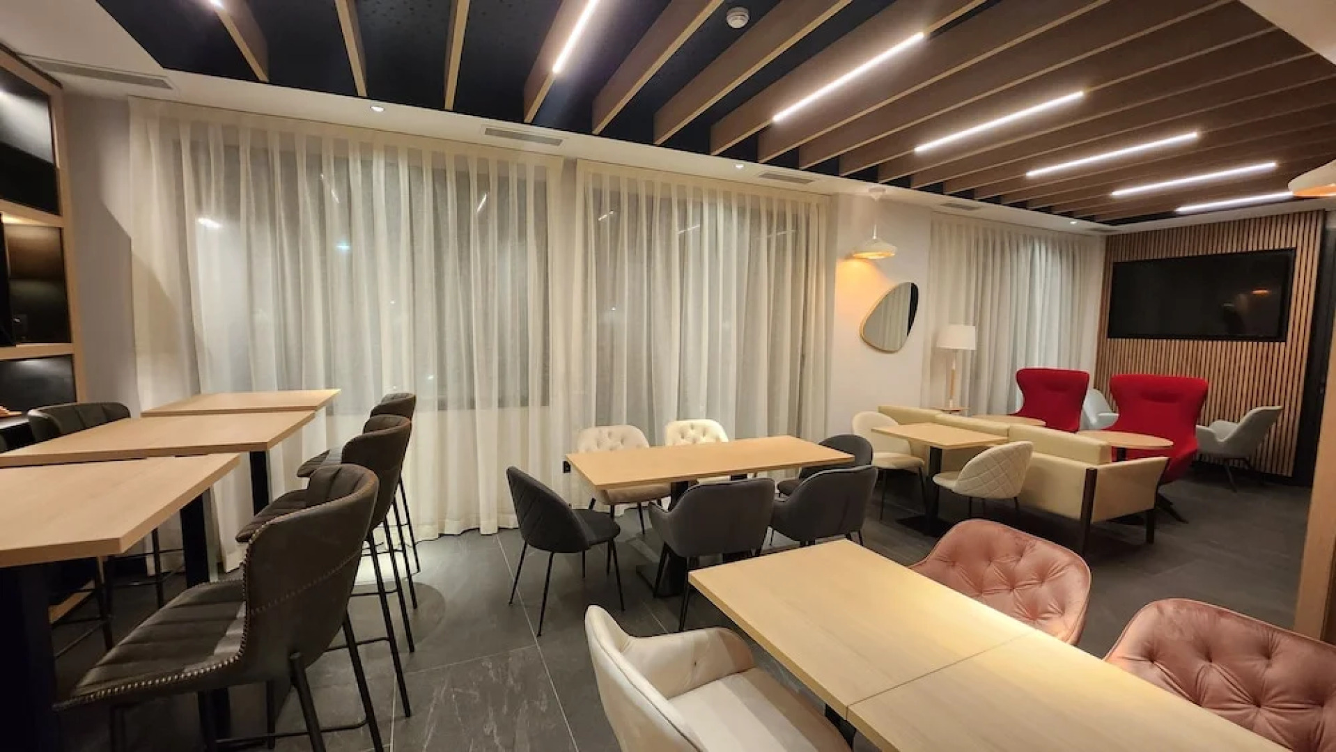 Hotel Sercotel Plana Suites