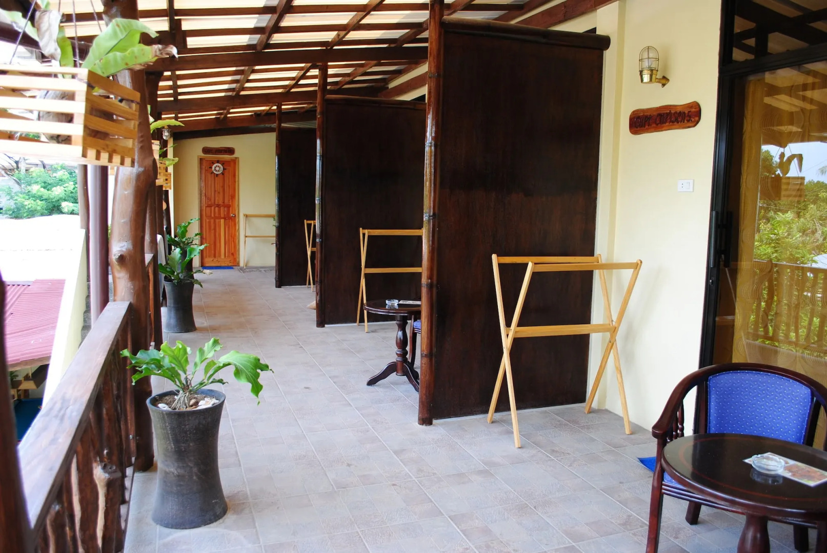 Captain's Lodge and Bar