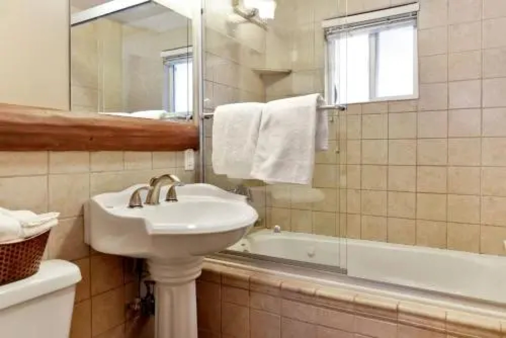 Bears Den In Moonridge