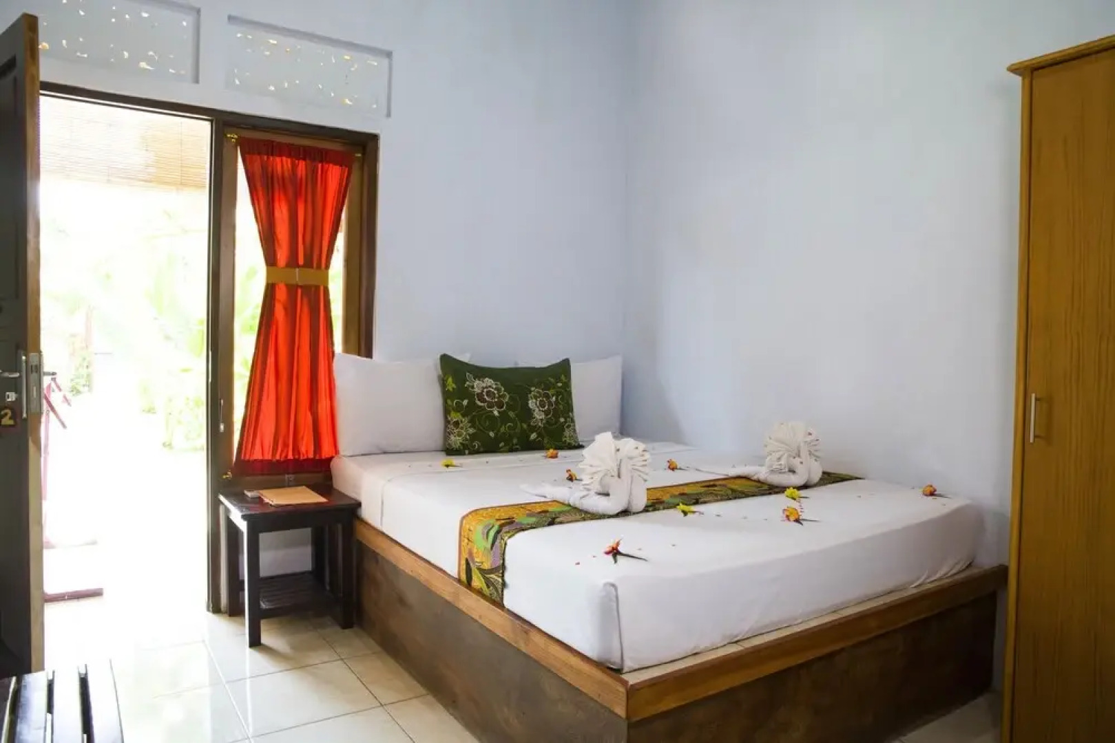 Van Santri Homestay Pemuteran