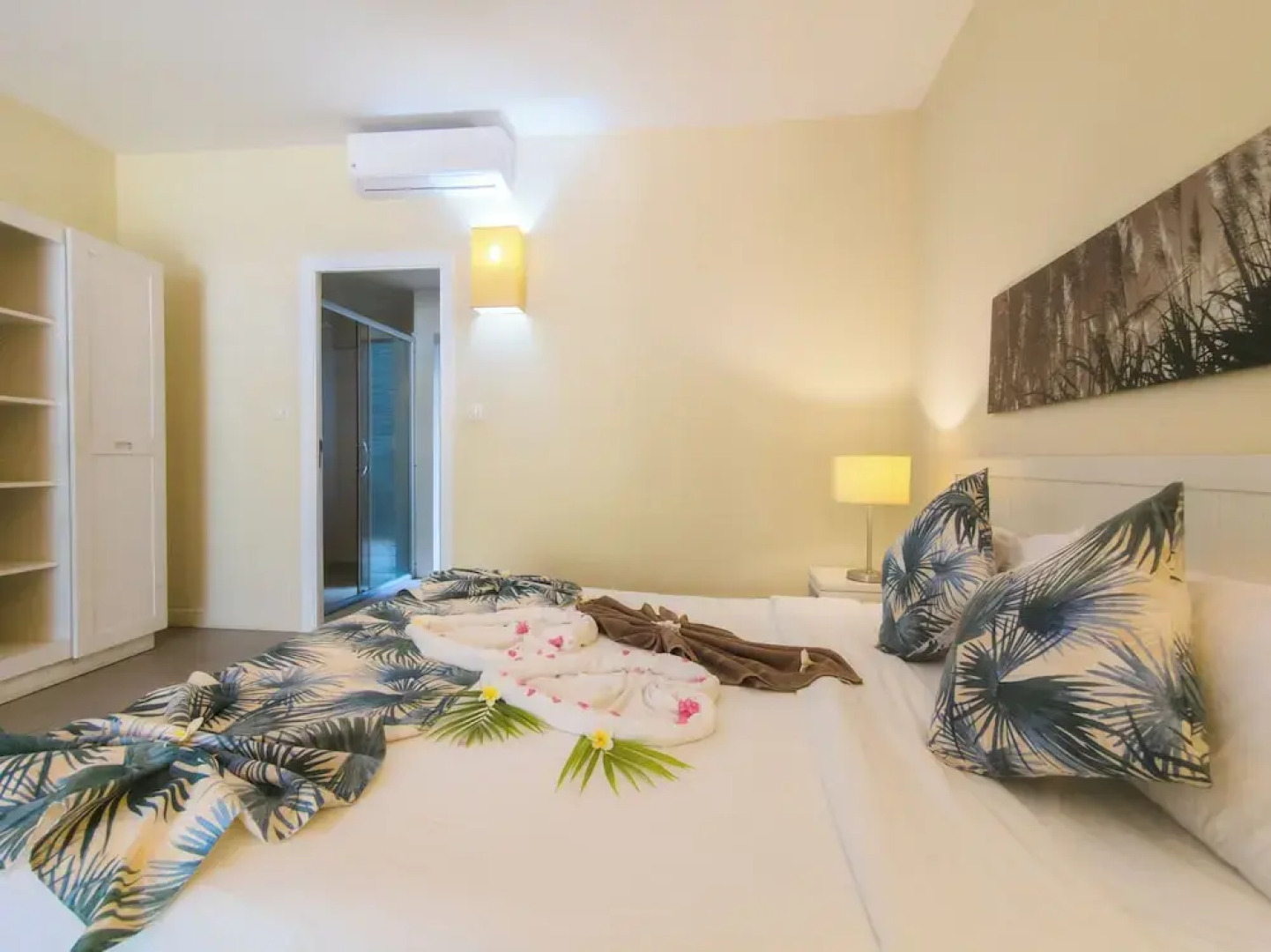 Be Cosy Apart Hotel with LOV