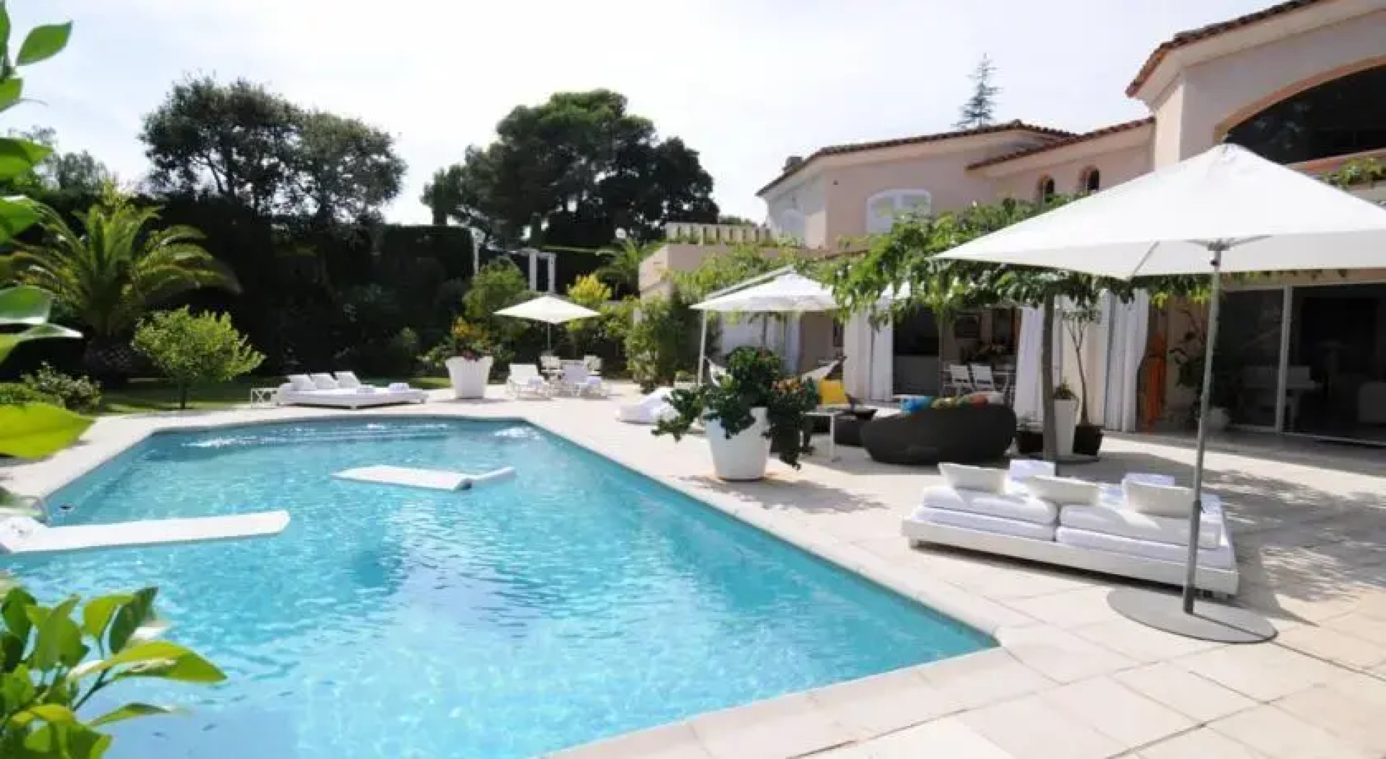 Design and Luxe Mougin Summer Villa