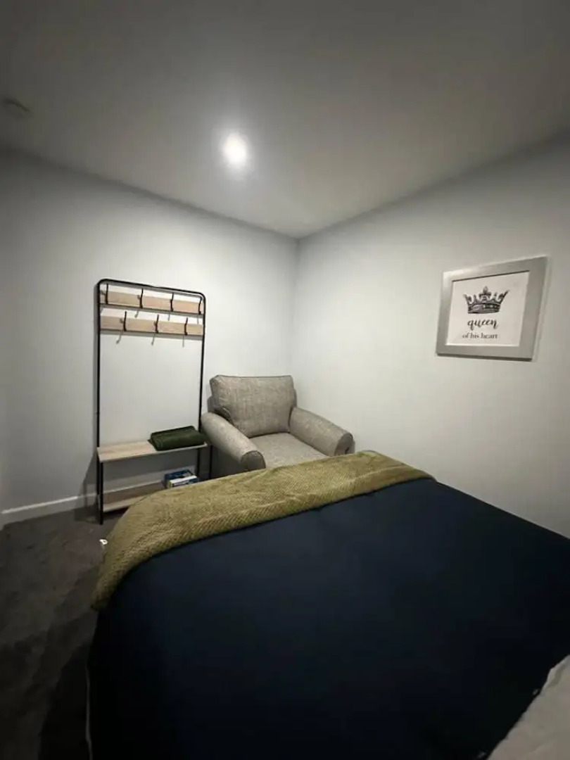 Immaculate 4-bed Detached House in Bootle