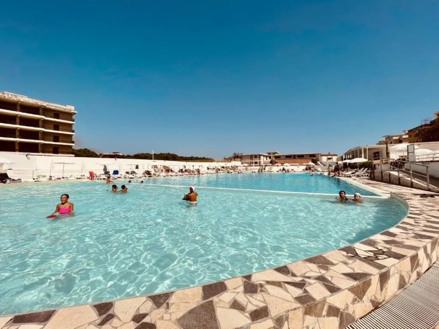 Athena Sea front Apartment, Parking & Pool