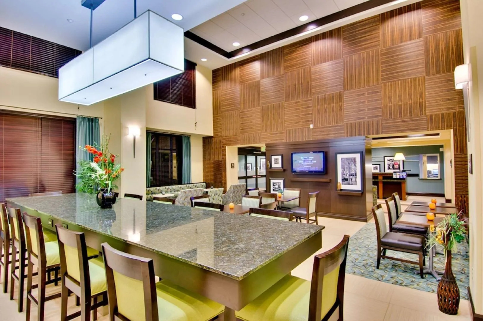 Hampton Inn & Suites Moreno Valley