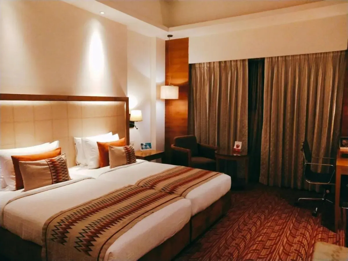 Pride Plaza Hotel, Kolkata