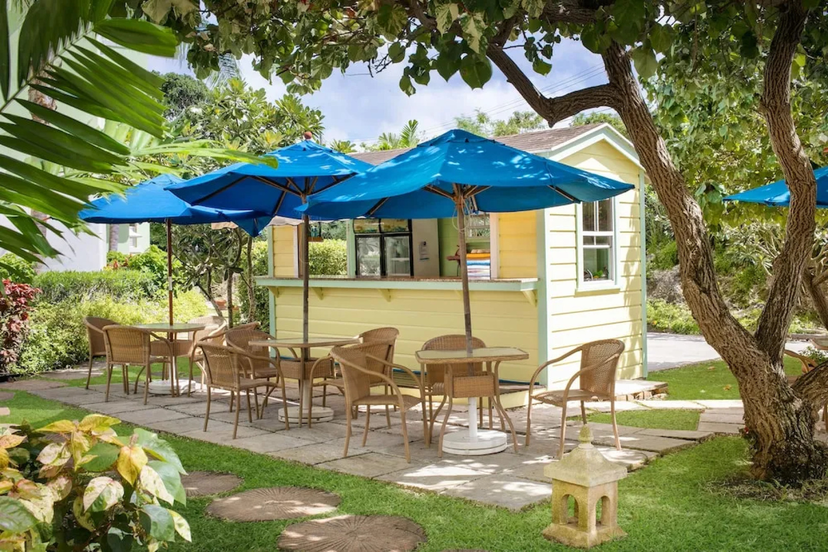 Beach View 208 by Altman