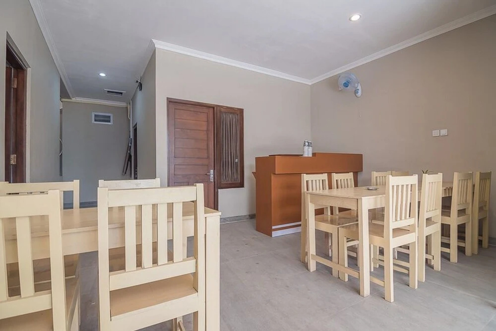 RedDoorz near Ambarukmo Yogyakarta 2