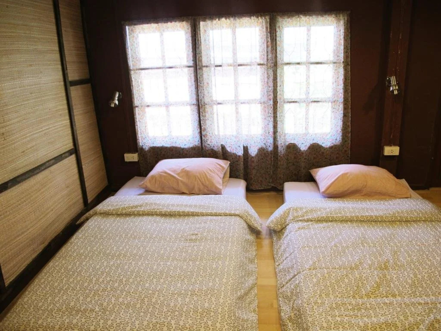 129/3 Backpacker Hostel