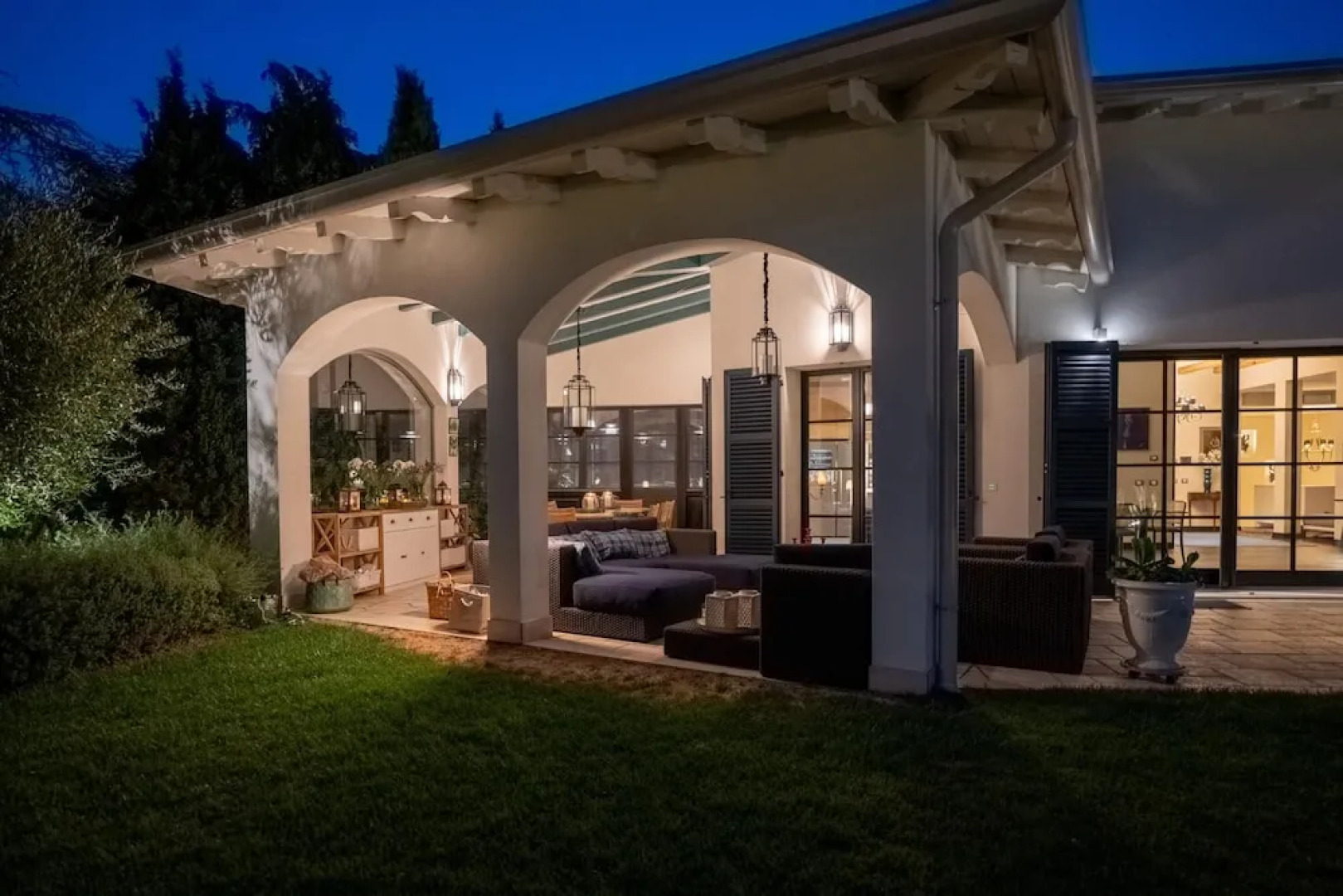 Charming Green and Blue Villa by Wonderful Italy