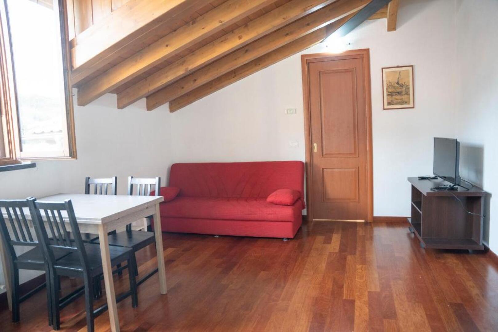 042 - Attico delle Pesche 10 minuti Mare, RISTRUTTURATO