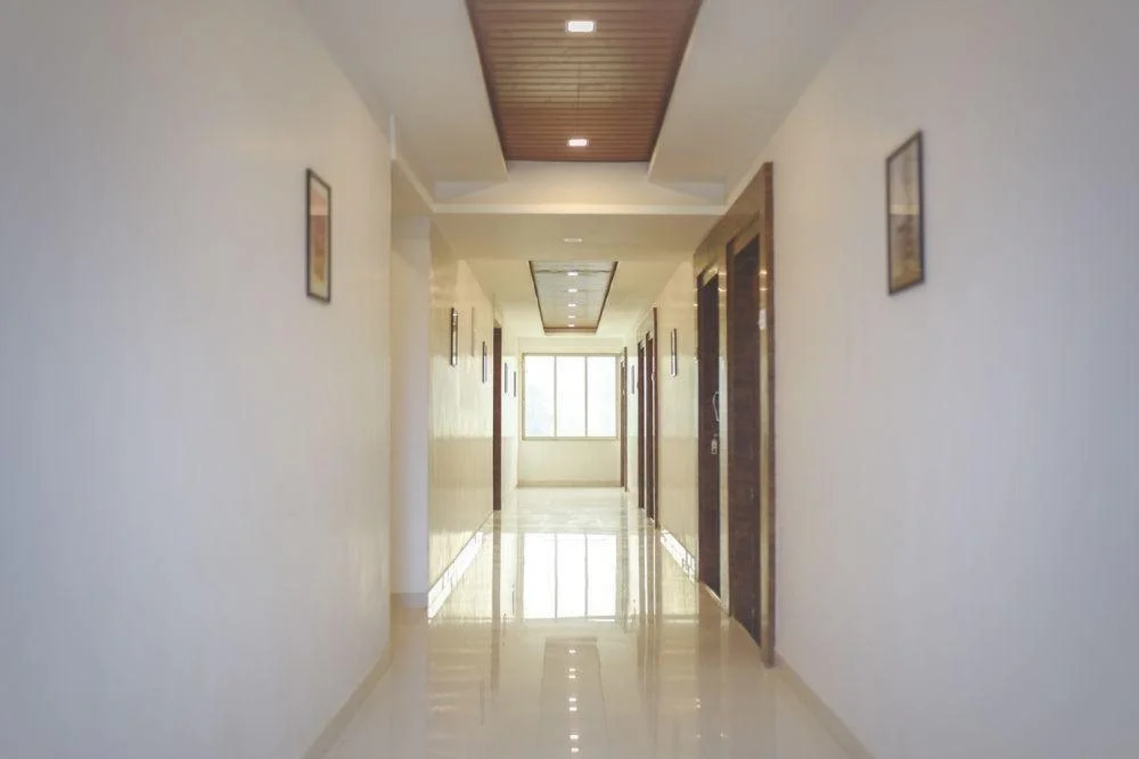 White House Beach Resort