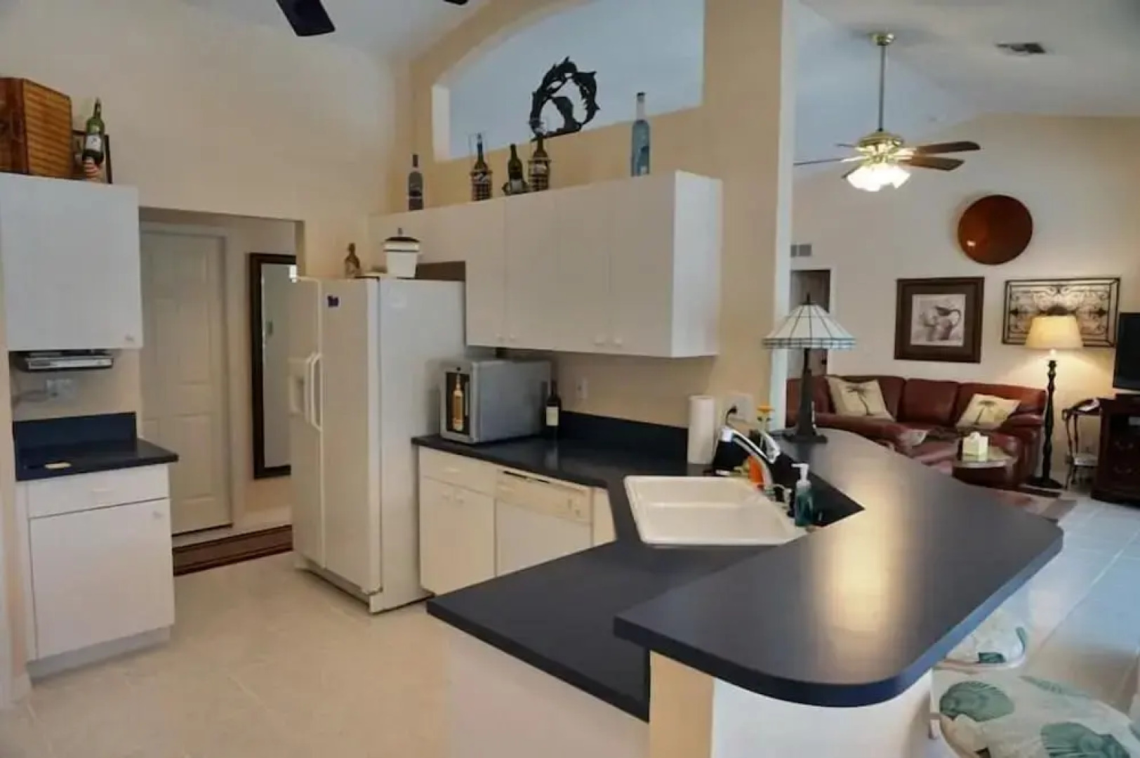 MANOR41 3 Bedroom Holiday Home by Marco Naples Vacation Homes