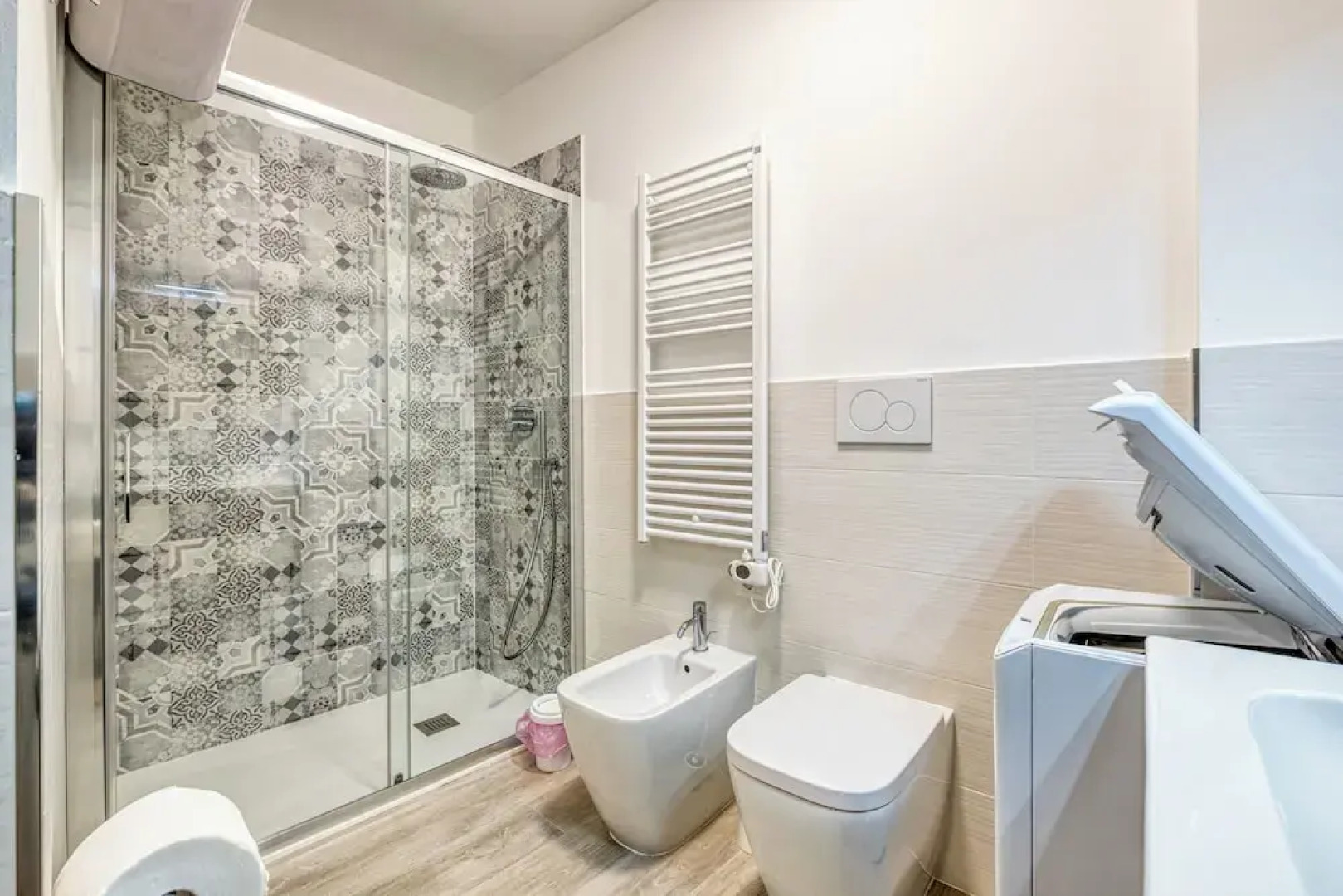 Merlo C - town center & private parking