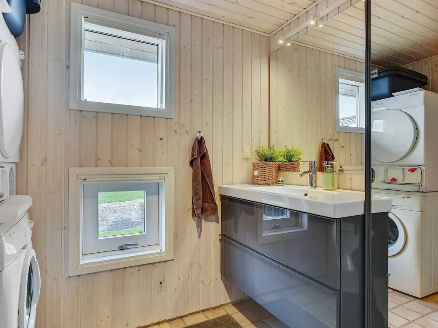 Spacious Retreat With Fjord View - By Traum Ferienwohnungen