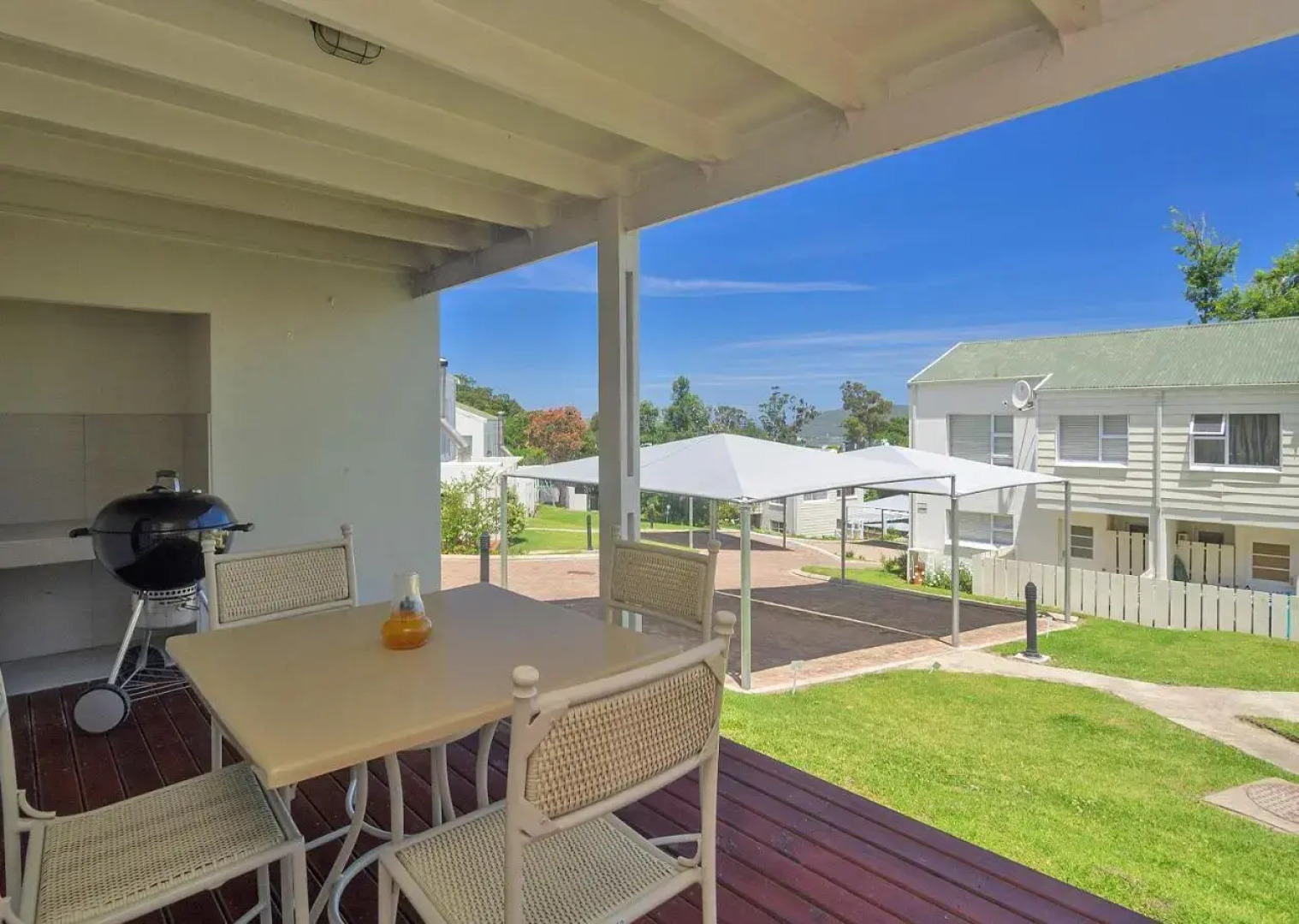 Oaklands On The Knoll