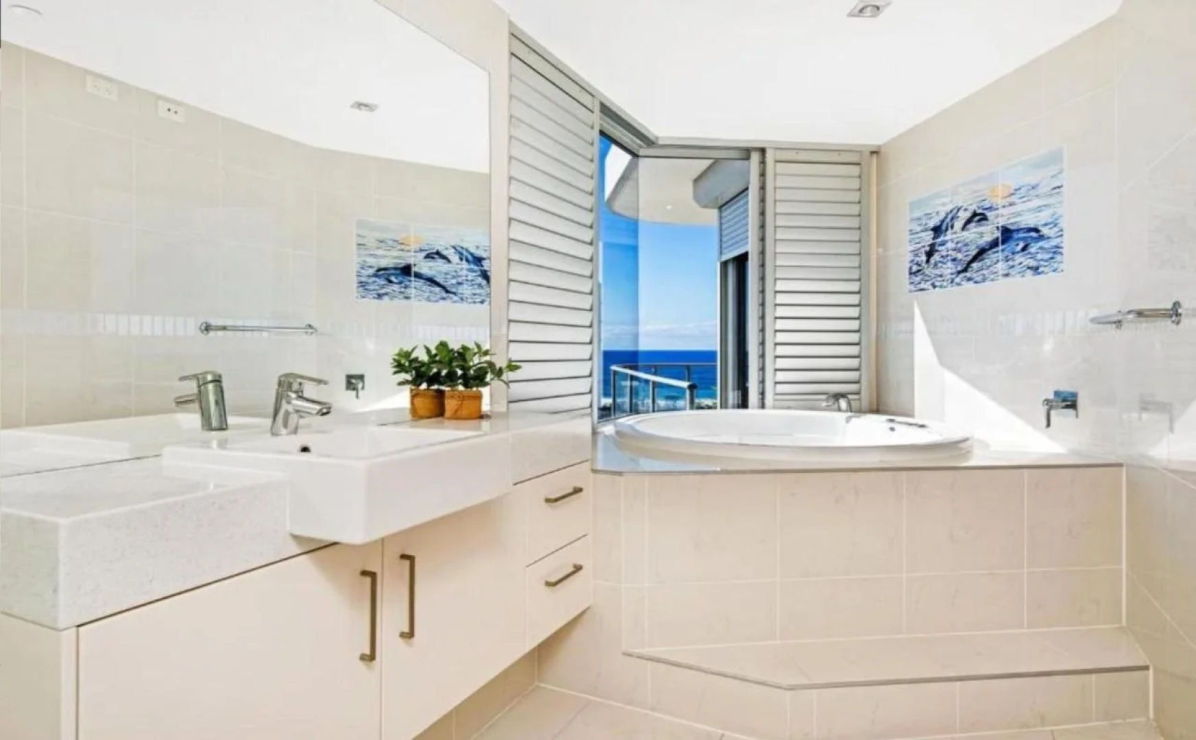 Silver Sea On Sixth Resort