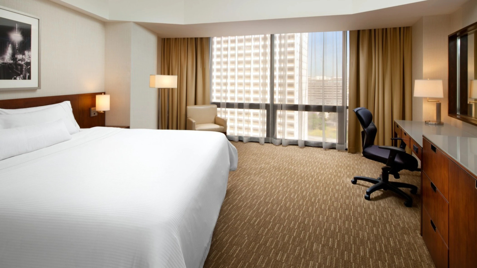 The Westin Bonaventure Hotel and Suites, Los Angeles