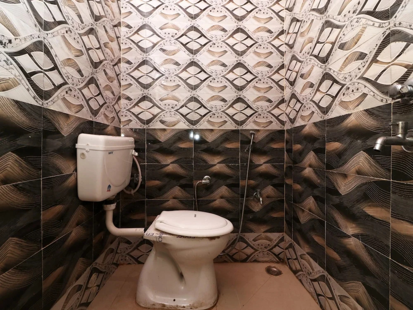 Jyoti Hotel By OYO Rooms