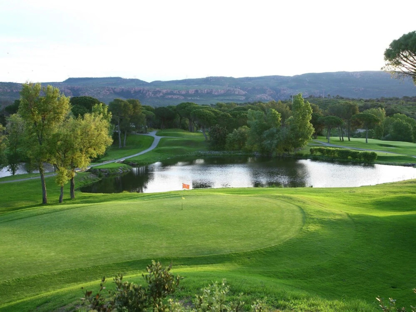 Provencal Holiday Home With Dishwasher not far From Fréjus