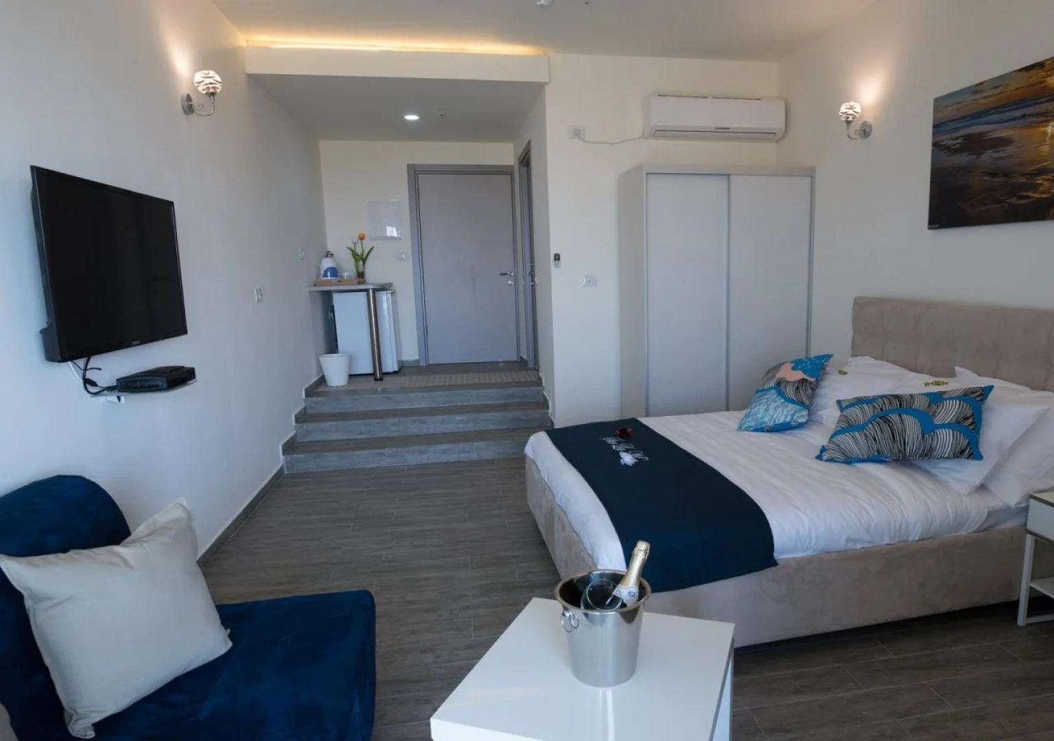 Sur La Mer Hotel