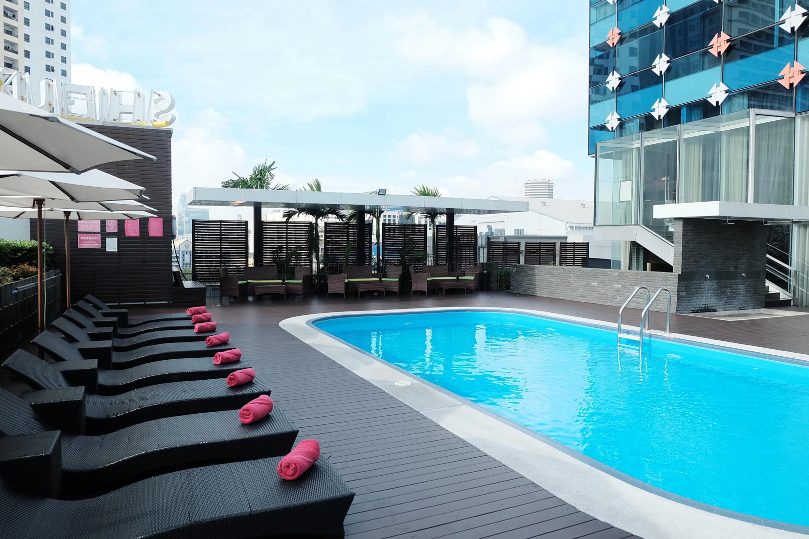 VELA Dhi GLOW Pratunam