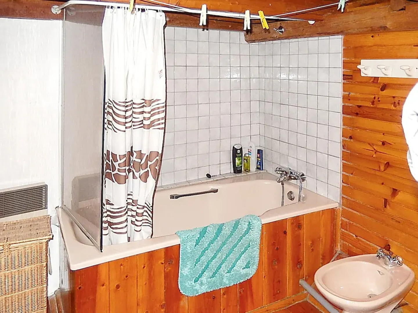 House With 4 Bedrooms in Thorame-basse, With Wonderful Mountain View, Enclosed Garden and Wifi - 16 km From the Beach