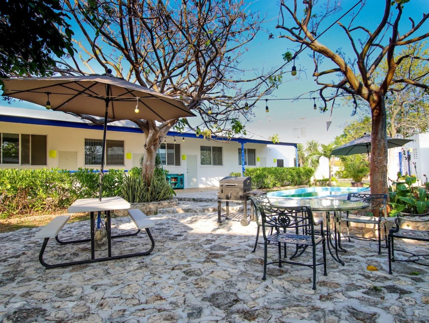 Bakab Hostel & Equestrian Amenities